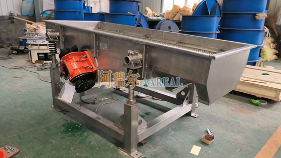 Yüksek verimlilikli paslanmaz çelik çift güverte plastik granüller doğrusal titreşimli sifon PE için dikdörtgen titreşimli ayırıcı perforasyonlu sifon plakaları olan plastik granüller