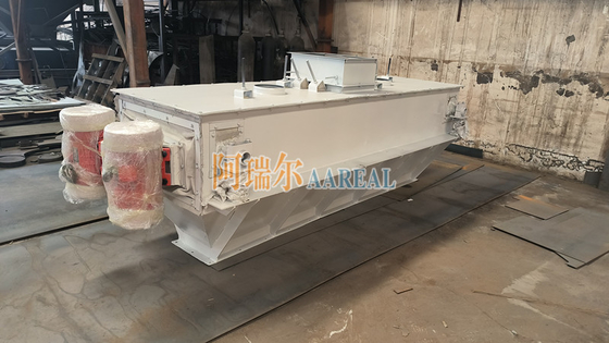 3000*9000mm 1~3 Güvertesi Büyük Kapasite 30~50 TPH Yüksek Frekanslı Ekran Sinek Kırmızı Kum için titreşimli Sivre Düzgün olmayan motorlar veya ağ temizliği için elektromanyetik titreşicilerle