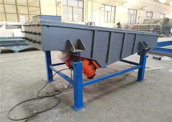 Hayvan yemleri endüstrisinde kullanılan yüksek kapasiteli doğrusal titreşimli ekran makinesi